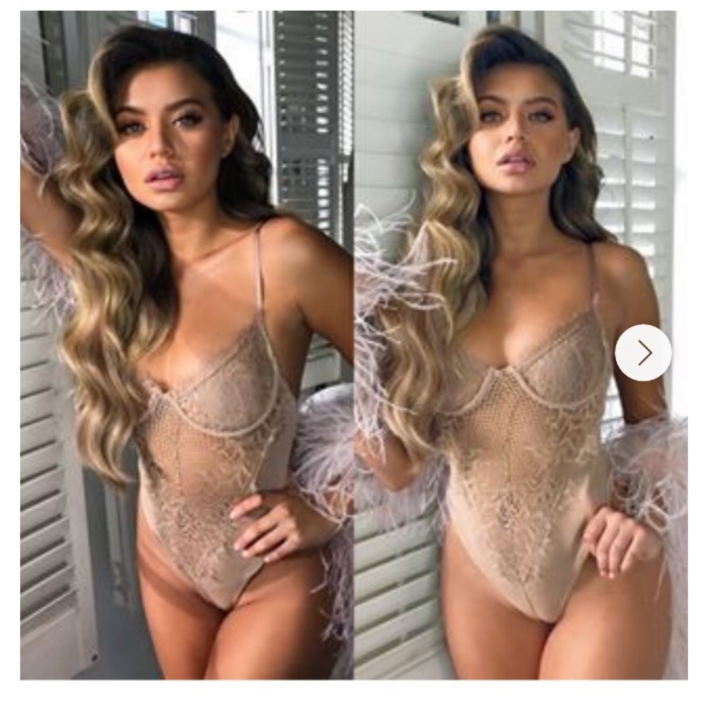 Sexy Underwired Bodysuit - Picture 2 of 2
